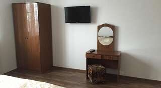 Гостиница Guest House Khristophor Адлер Двухместный номер с 1 кроватью или 2 отдельными кроватями и собственной ванной комнатой-2